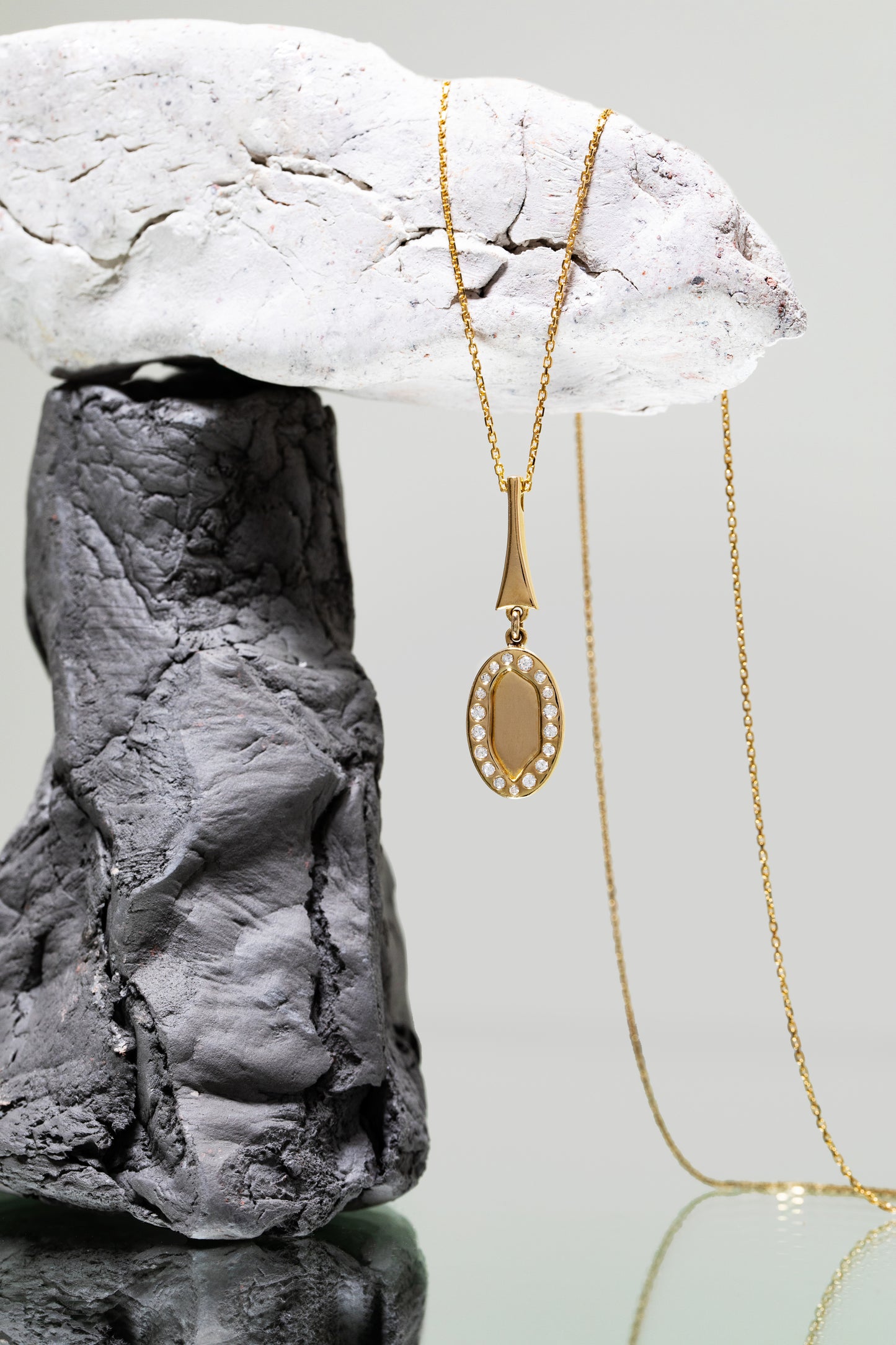 small mirror diamonds necklace